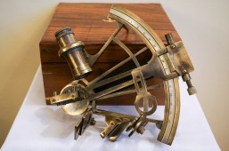 brass-nautical-sextant-692733_1920